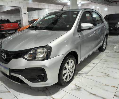 TOYOTA ETIOS 1.5 X PLUS SEDAN 16V FLEX 4P AUTOMÁTICO